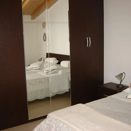 Apartamento A 7 Km Da Salo' Casa Del Sole Mansarda