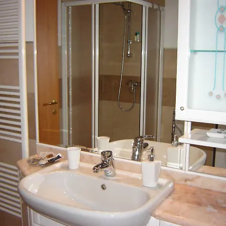 A 7 Km Da Salo' Casa Del Sole Mansarda Apartamento Gavardo